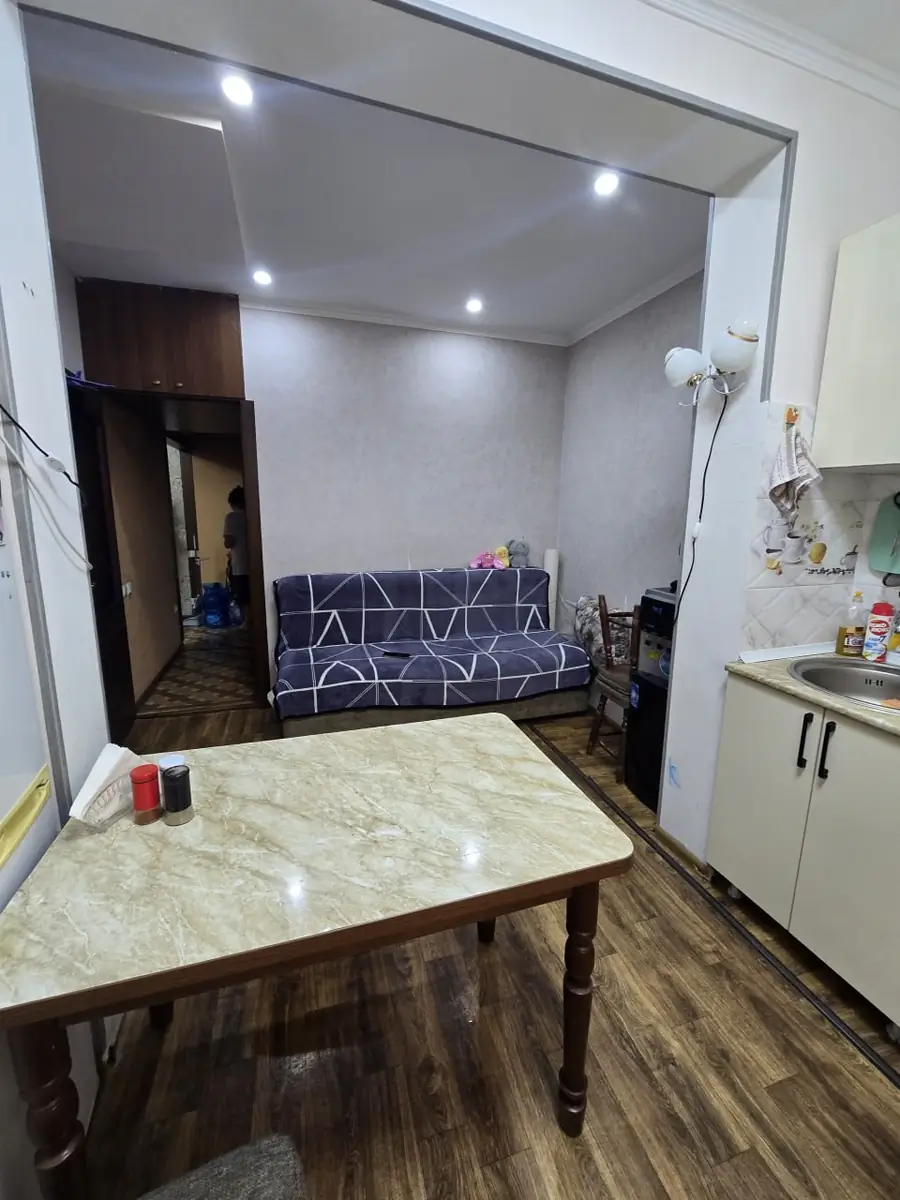 Продается 1-комнатная квартира − 44 м²