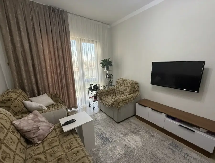 Продается 3-комнатная квартира − 61 м²
