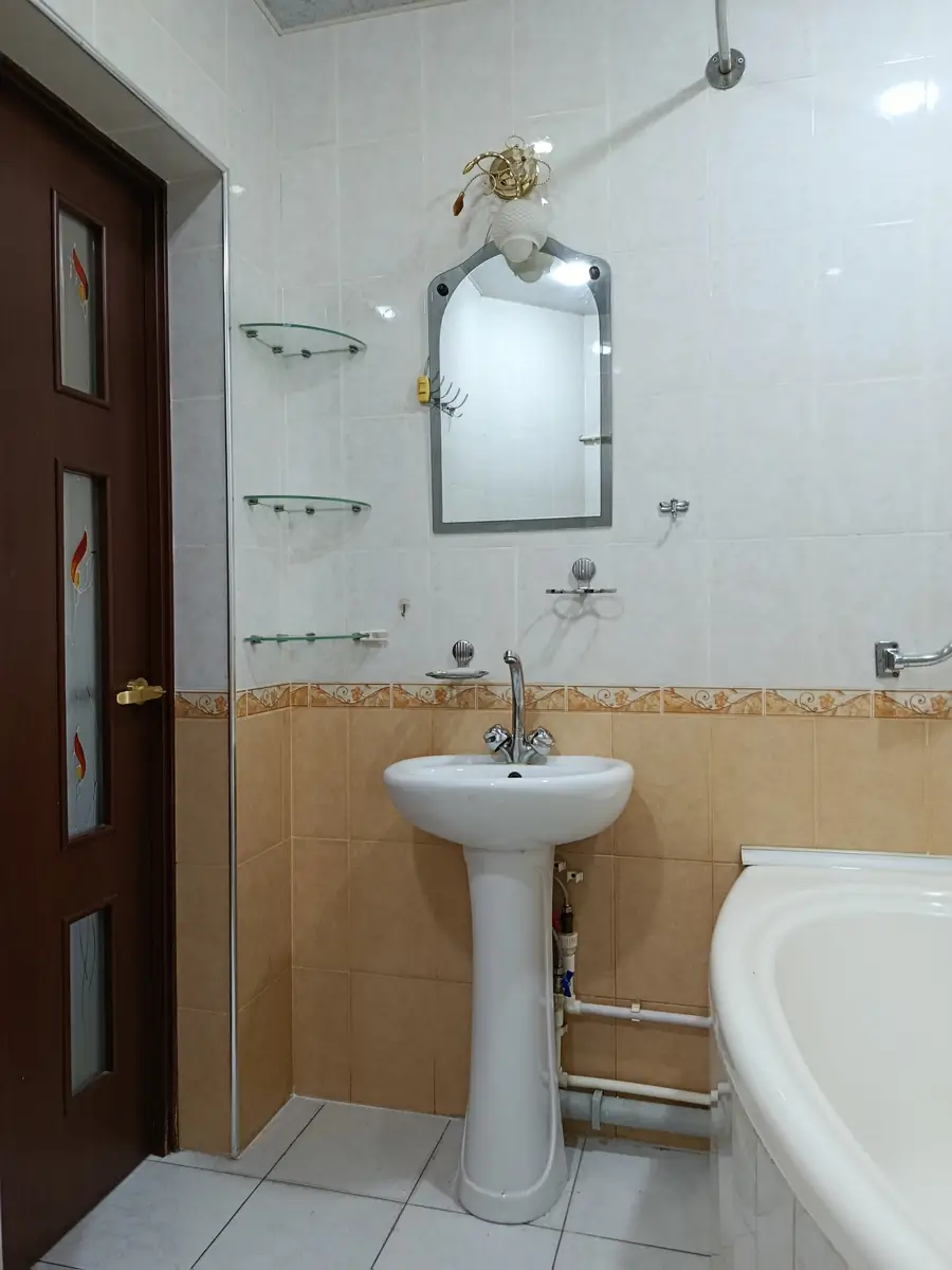 Ijaraga 1 xonali kvartira − 42 m²