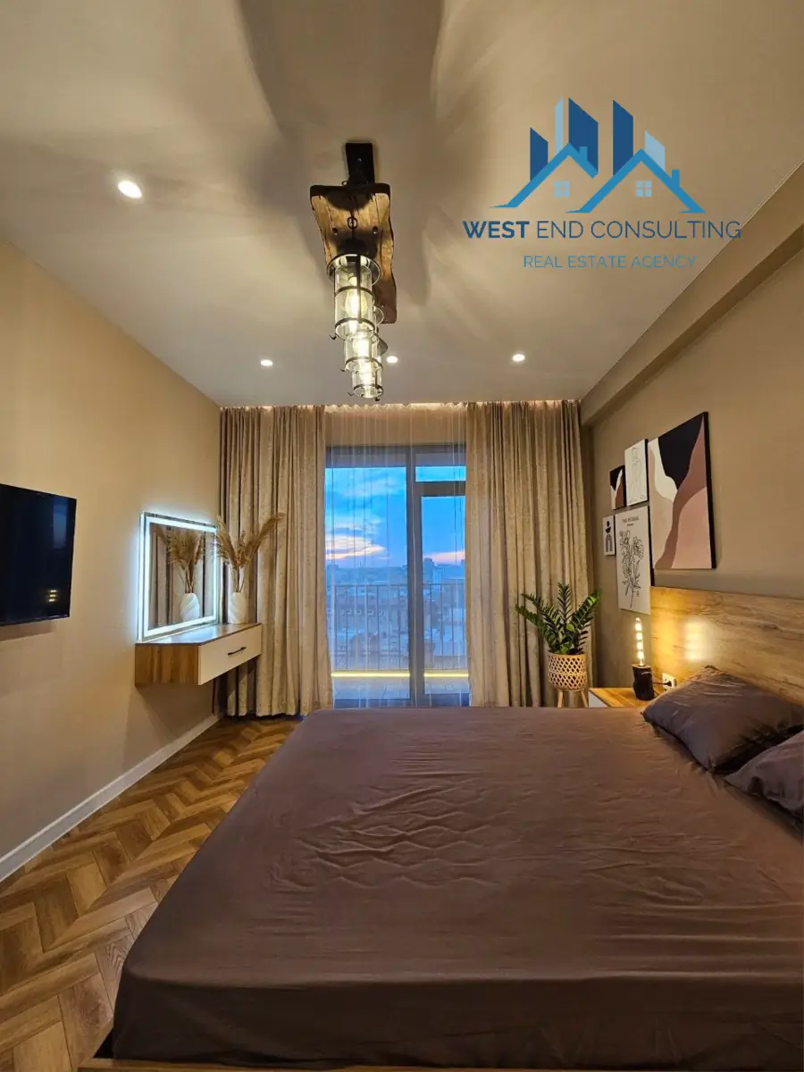 Продается 2-комнатная квартира − 56 м²