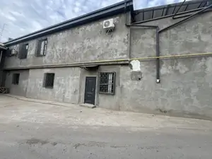 2 qavatli uy sotiladi − 200 m²