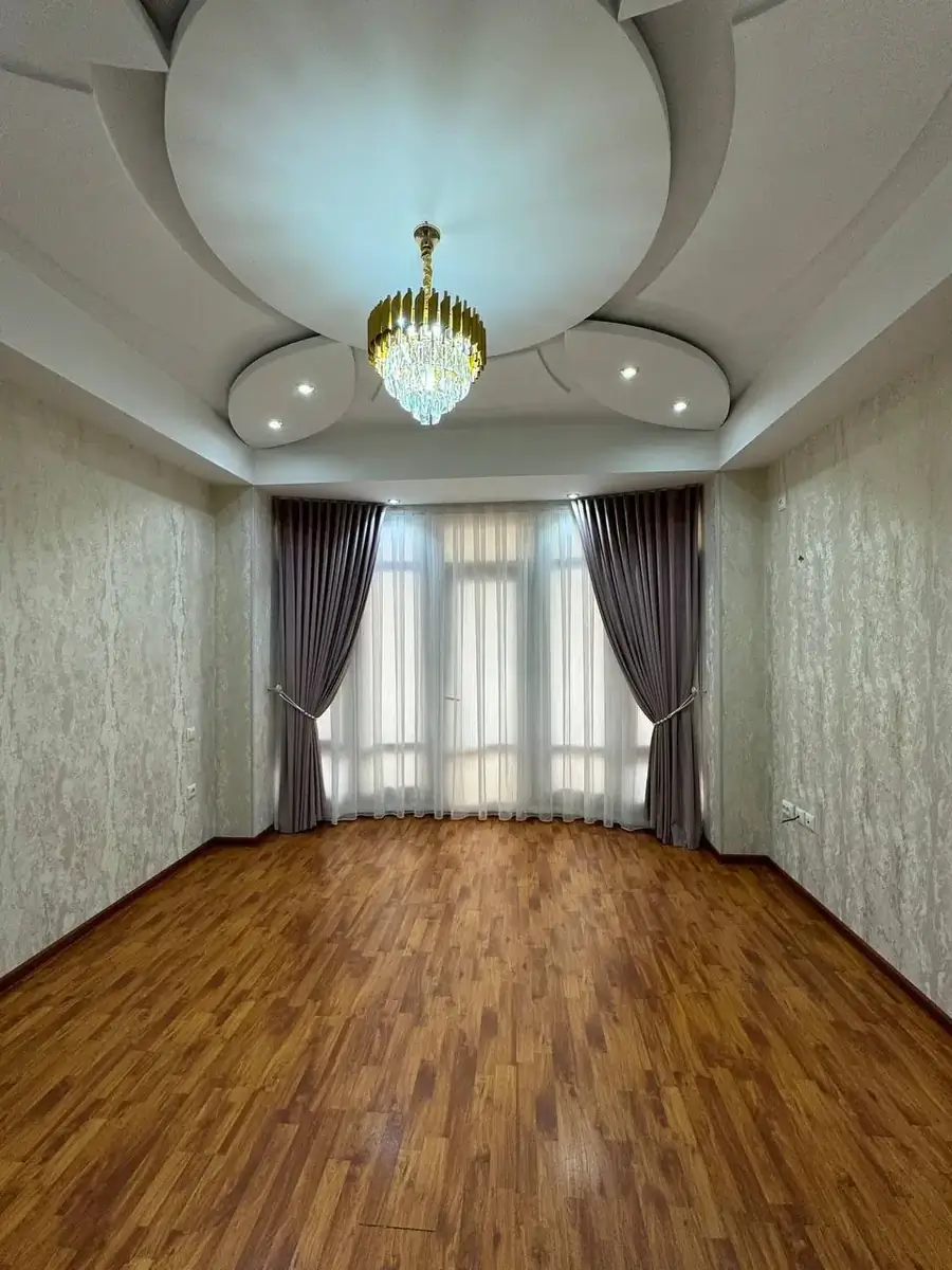 Ijaraga 4 qavatli uy − 350 m²