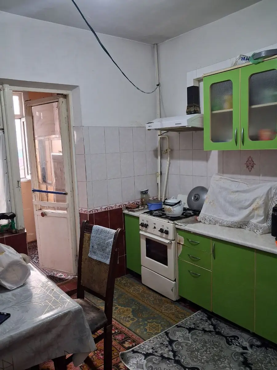 3 xonali kvartira sotiladi − 73 m²