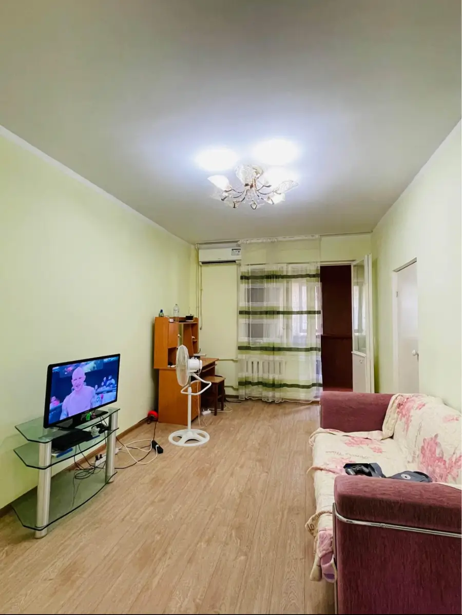 Продается 2-комнатная квартира − 49 м²