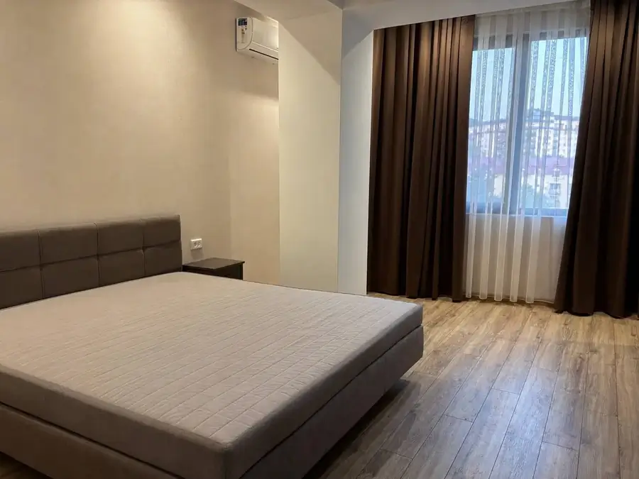 2 xonali kvartira sotiladi − 72 m²