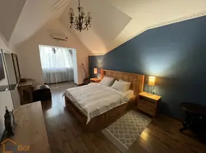 Сдается 3-комнатная квартира − 120 м²