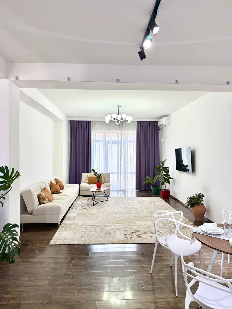 Ijaraga 2 qavatli uy − 230 m²