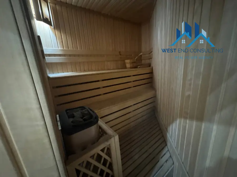 Ijaraga 4 xonali kvartira − 220 m²