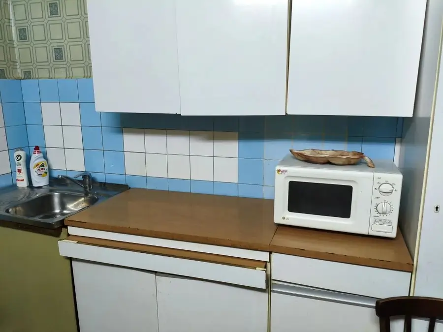 3 xonali kvartira sotiladi − 83 m²