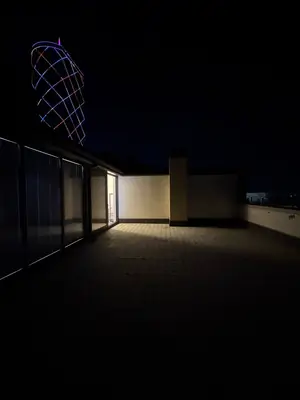 2 xonali kvartira sotiladi − 145 m²