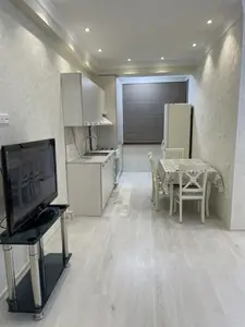 Сдается 2-комнатная квартира − 55 м²