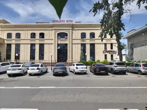 Ijaraga ofis − 822 m²