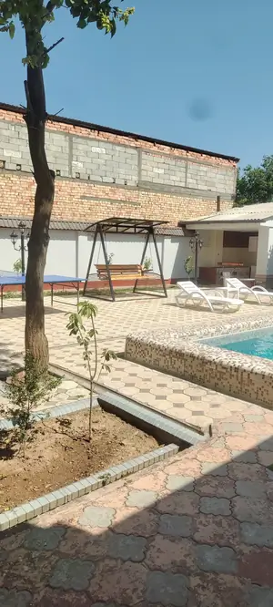2 qavatli uy − 210 m², 5.5 sot. 