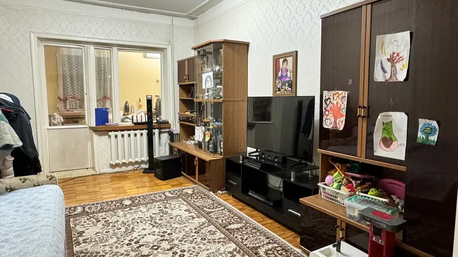 Продается 3-комнатная квартира − 77 м²