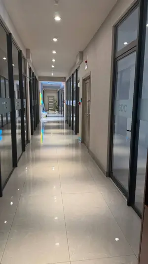 Ijaraga ofis − 400 m²