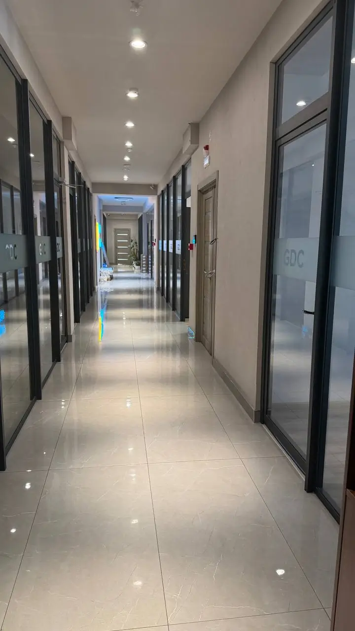 Ijaraga ofis − 400 m²