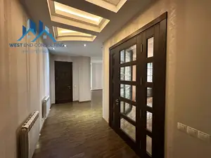 Сдается 3-комнатная квартира − 160 м²