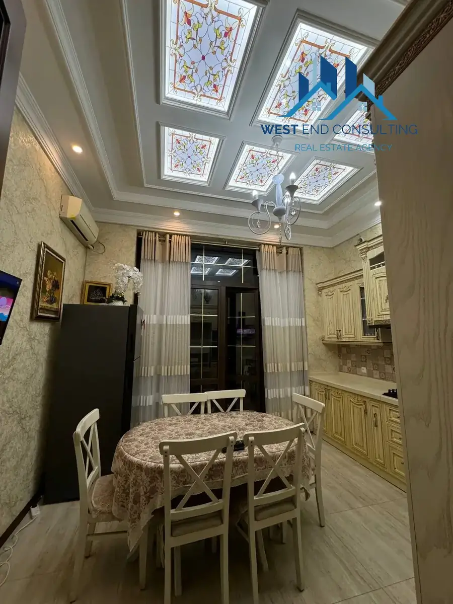 Ijaraga 3 qavatli uy − 360 m²