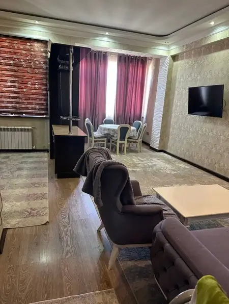 3-комнатная квартира − 87 м², 5/5 этаж