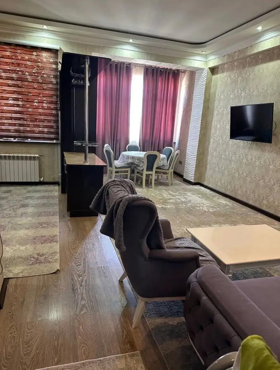 Продается 3-комнатная квартира − 87 м²