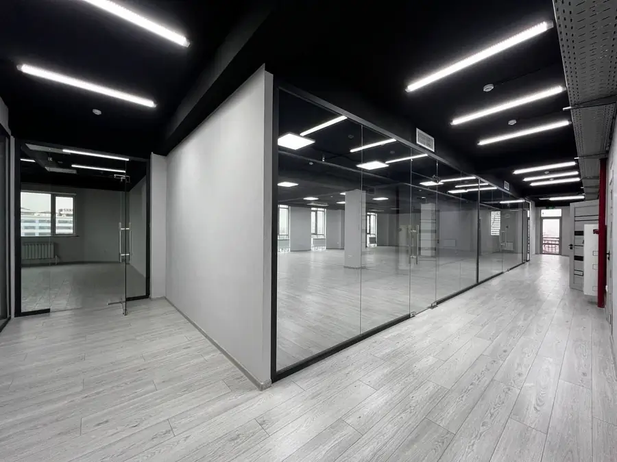 Ijaraga ofis − 500 m²