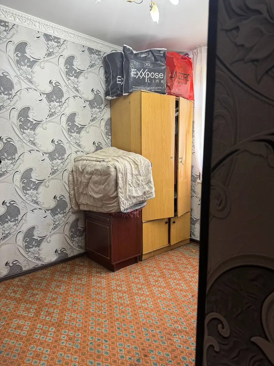 3 xonali kvartira sotiladi − 50 m²