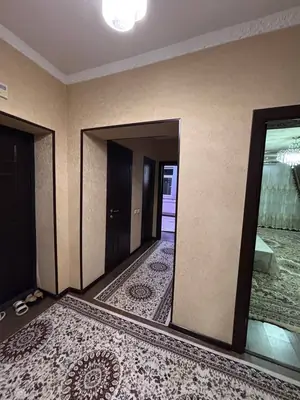 3 xonali kvartira sotiladi − 68 m²
