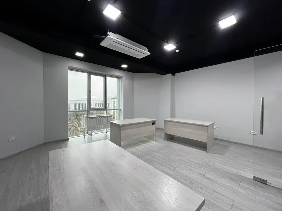 Ijaraga ofis − 500 m²