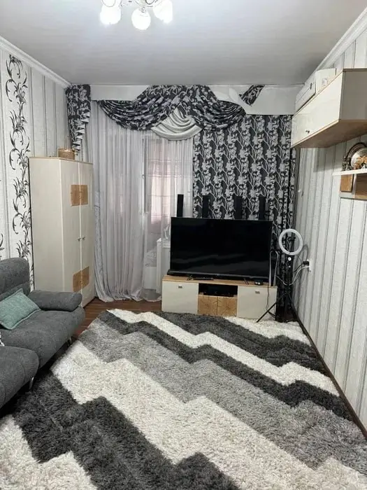 Продается 2-комнатная квартира − 60 м²