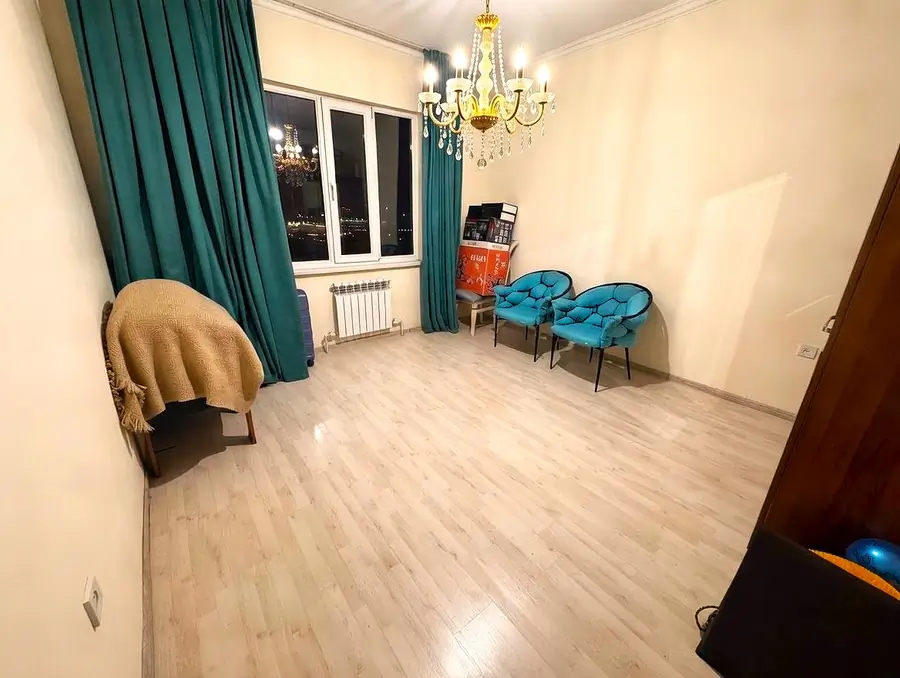 2 xonali kvartira sotiladi − 70 m²