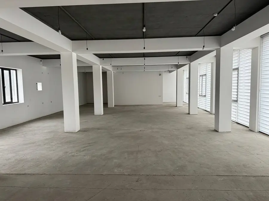 Ijaraga ofis − 800 m²