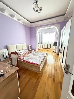 Сдается 3-комнатная квартира − 161 м²