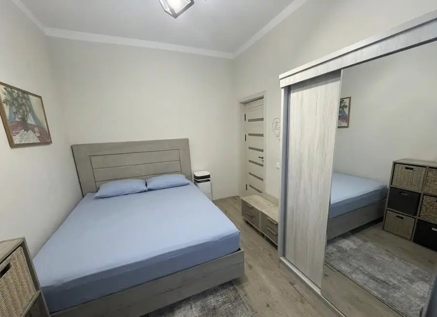 Продается 3-комнатная квартира − 61 м²