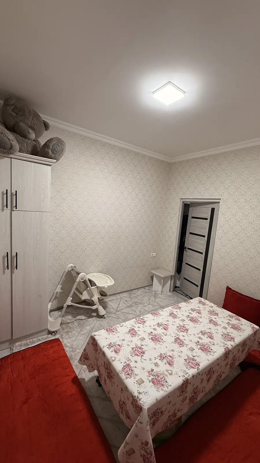 2 xonali kvartira sotiladi − 52 m²
