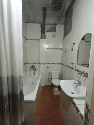 2 xonali kvartira sotiladi − 54 m²