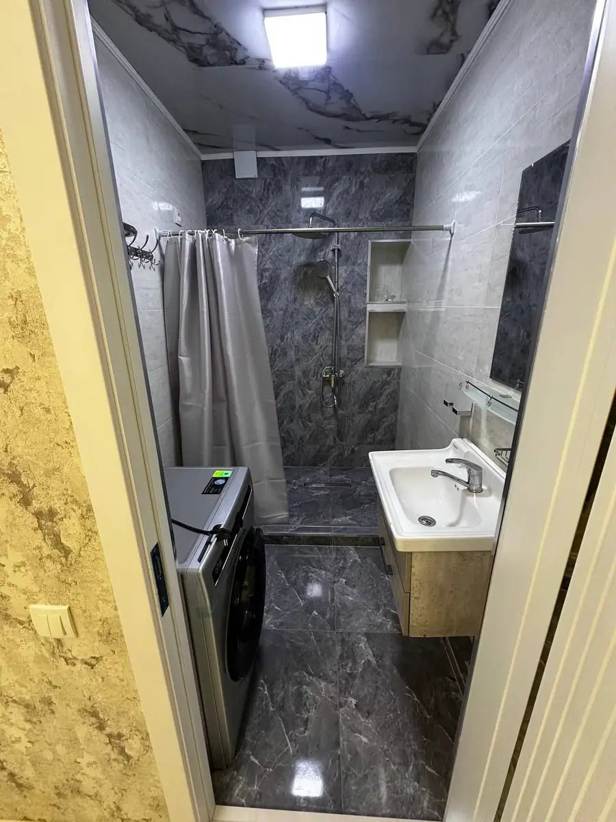 Продается 2-комнатная квартира − 80 м²