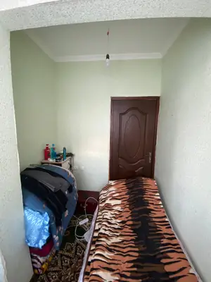 1 xonali kvartira sotiladi − 42 m²