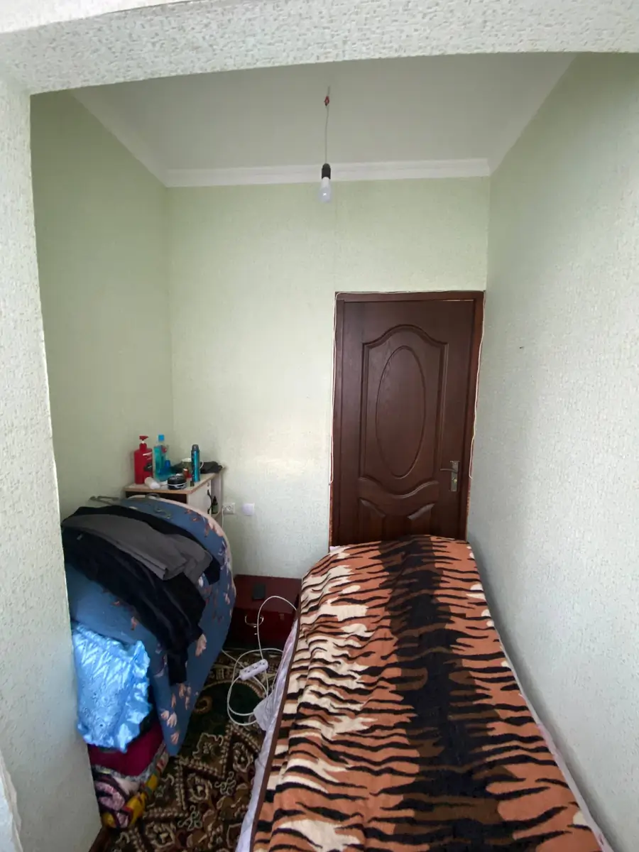 Продается 1-комнатная квартира − 42 м²
