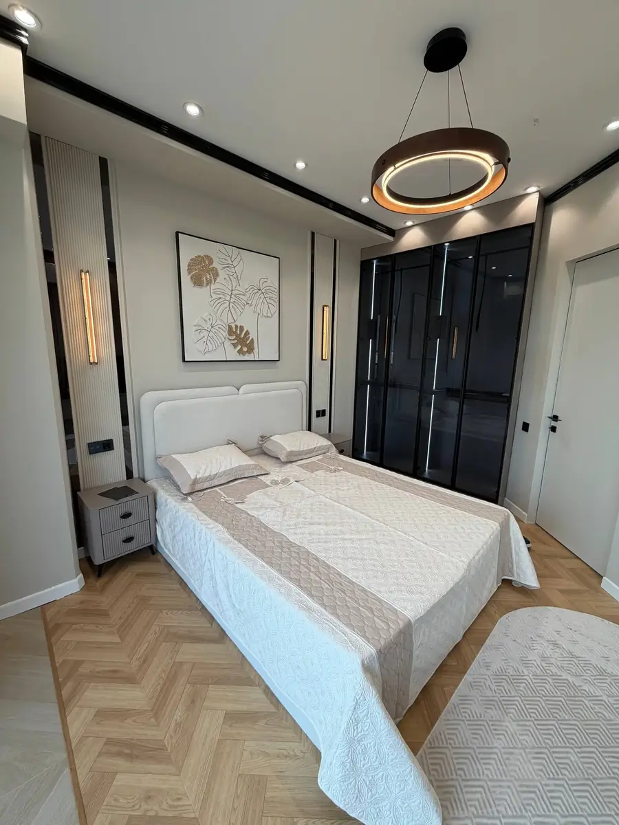 Продается 2-комнатная квартира − 72 м²