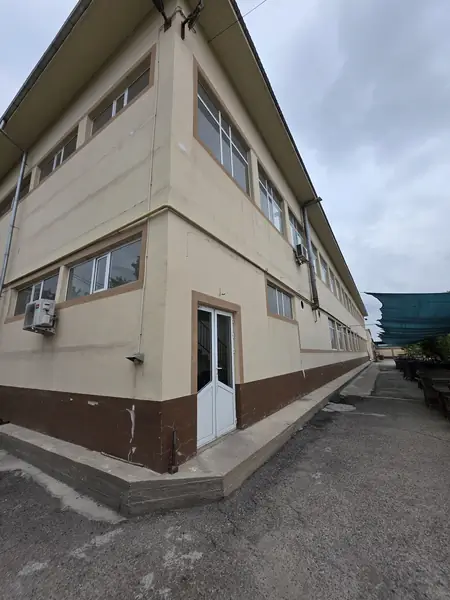 Производство − 2000 м², 1/2 этаж