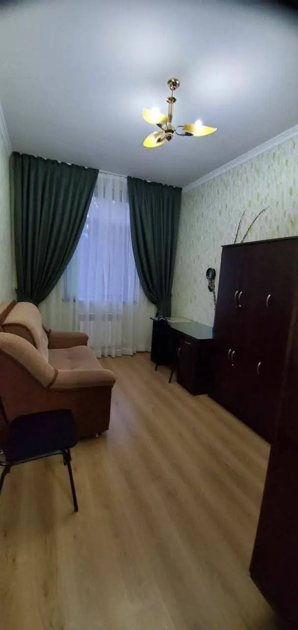 Сдается 3-комнатная квартира − 90 м²