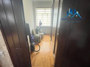 Ijaraga 2 qavatli uy − 370 m²