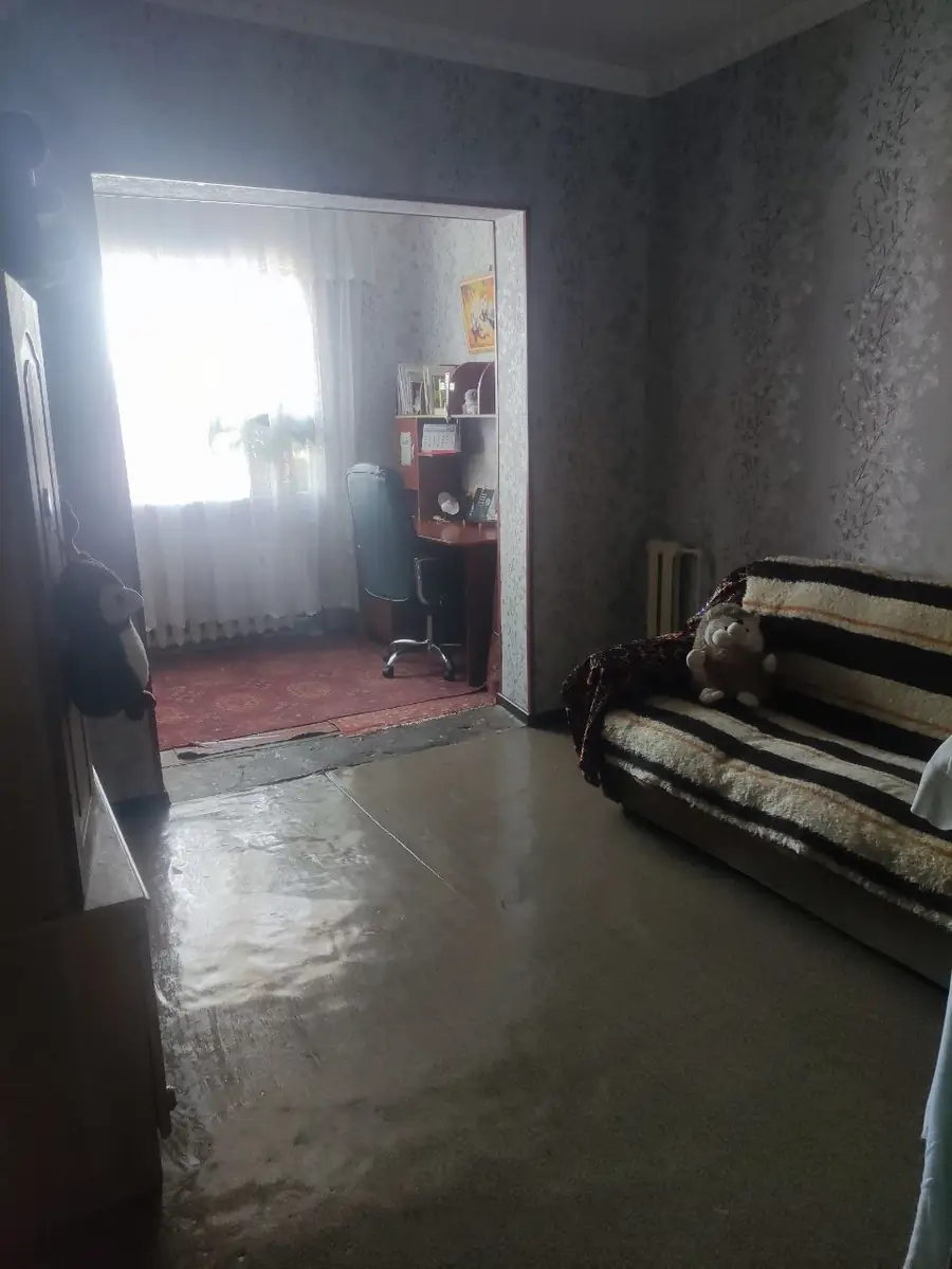 Продается 4-комнатная квартира − 87 м²