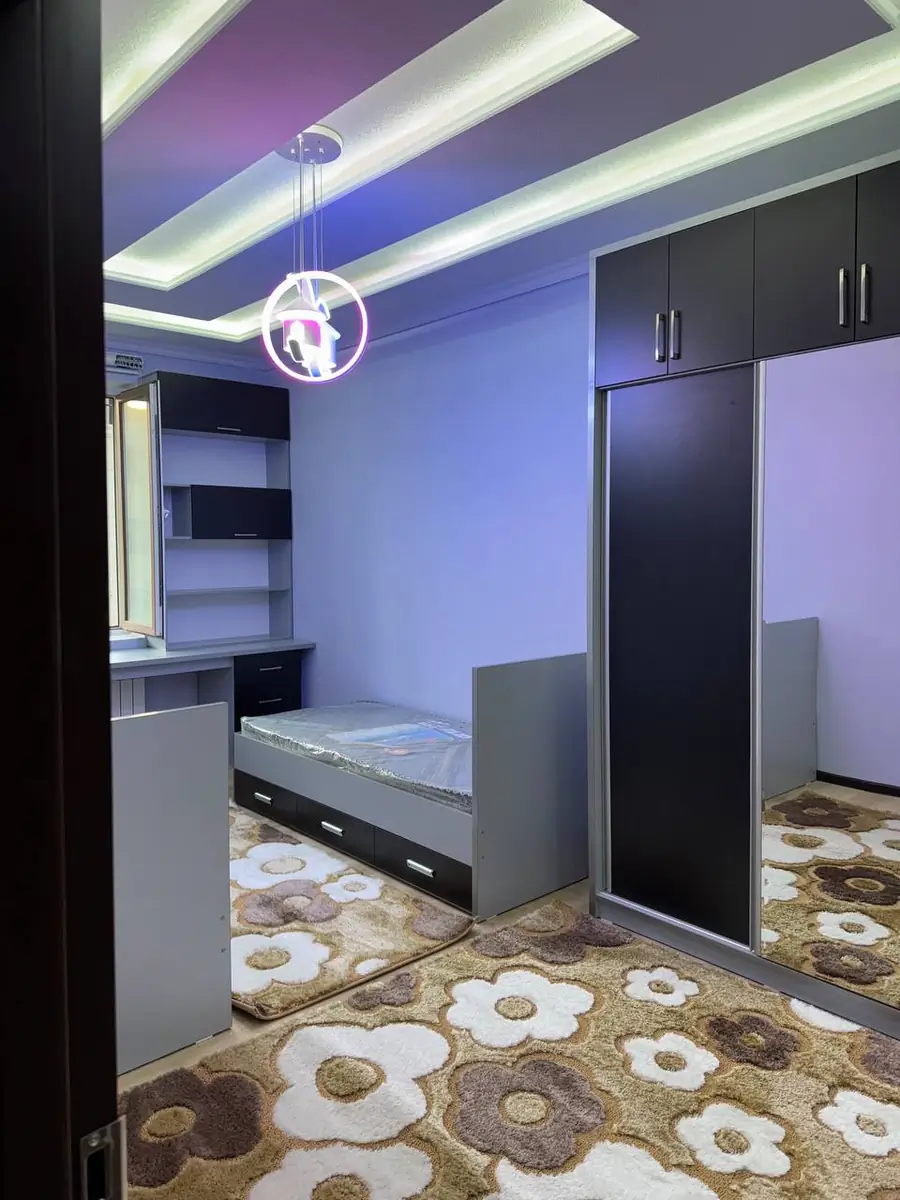 Сдается 3-комнатная квартира − 98.5 м²