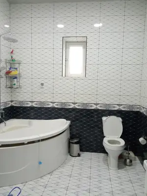 Продается 2-этажный дом − 550 м²