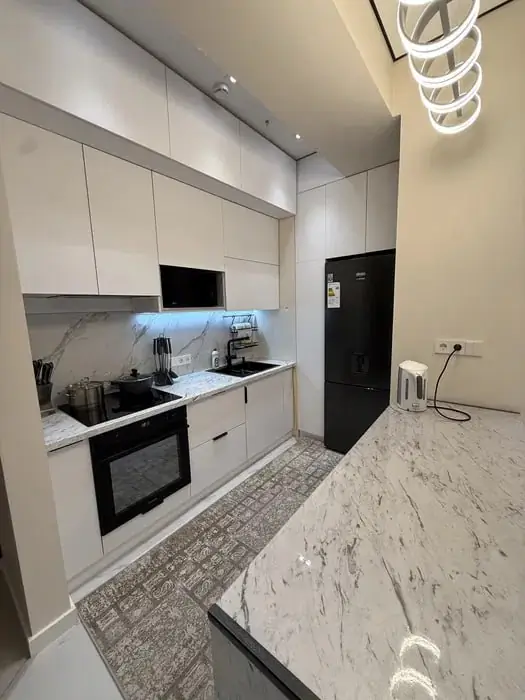 Сдается 2-комнатная квартира − 72 м²