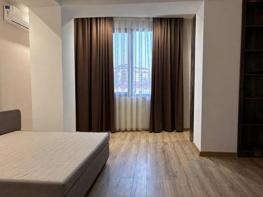 2 xonali kvartira sotiladi − 72 m²