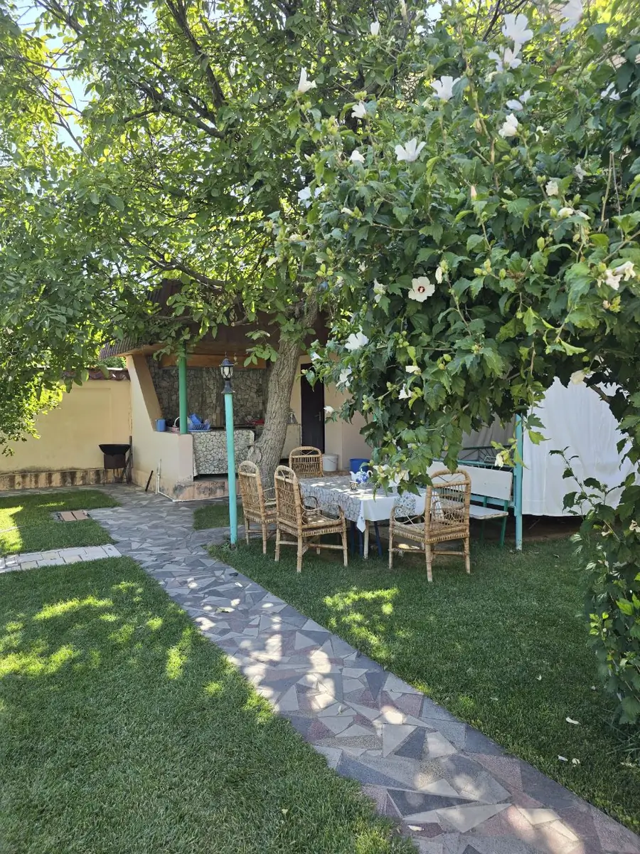 2 qavatli uy sotiladi − 100 m²