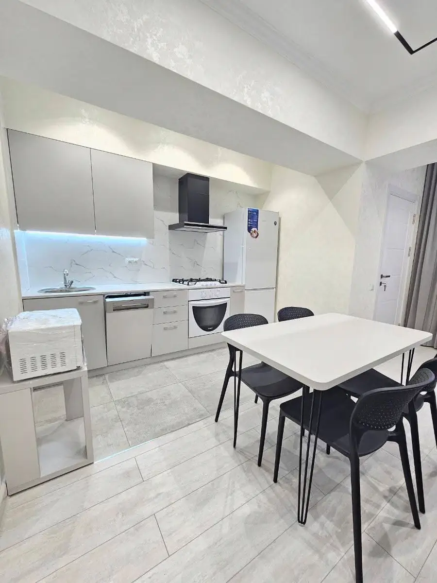 Ijaraga 2 xonali kvartira − 70 m²