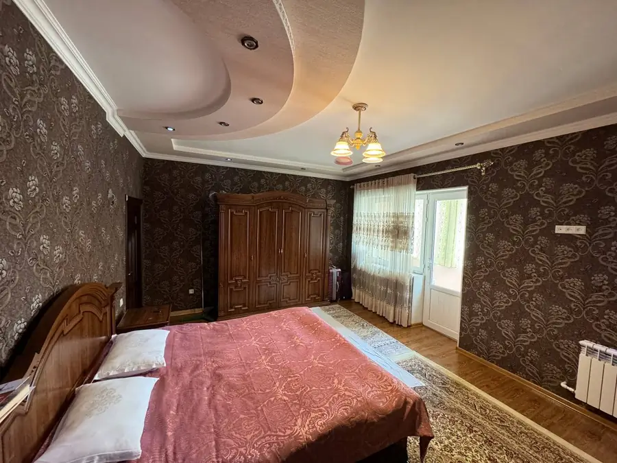 Продается 3-комнатная квартира − 148 м²